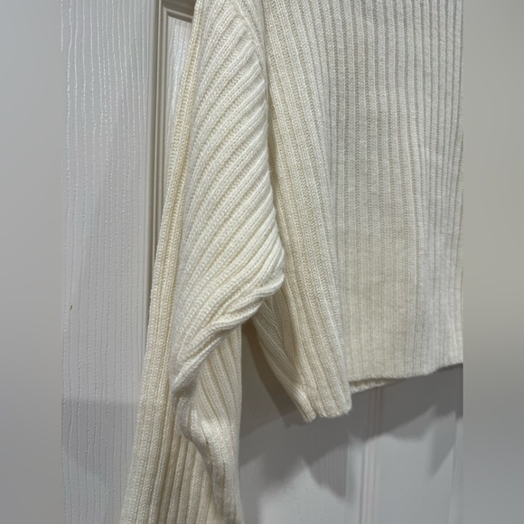 Forever 21 Ribbed Cream Crop Top - Picture 5 of 7